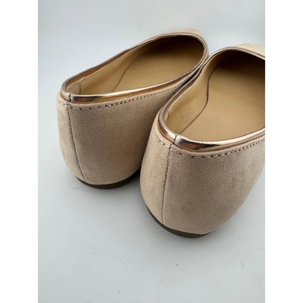 LC Lauren Conrad Ballet Flats 8.5 Nude Excellent Faux Suede Metallic Trim (1888)